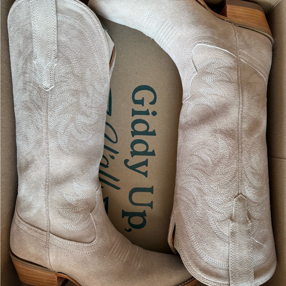 Tecovas - The Annie in Fawn Suede (Size 6, Brand New) - Picture 8 of 9